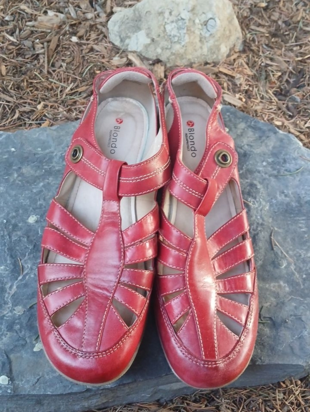 Sandals Leather Blondo Red Women Size 9